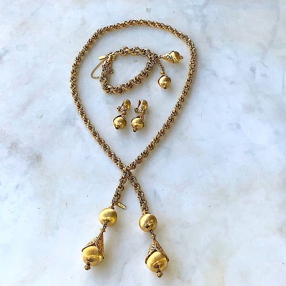 MONET JEWELRY SET NECKLACE BRACELOT EARRINGS GOLD VINTAGE - Picture 3 of 13